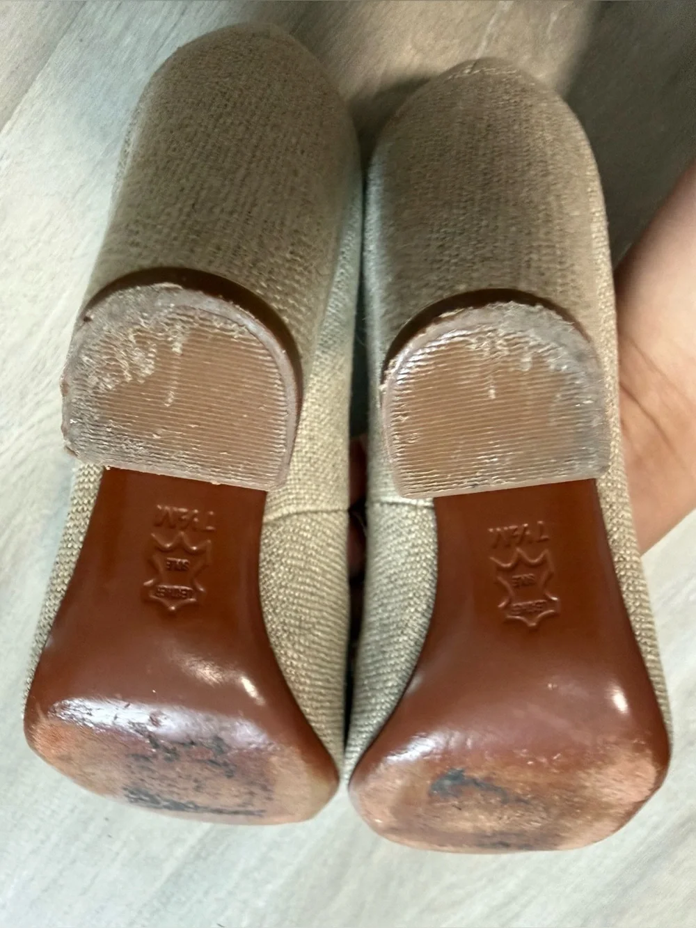 Tory Burch Cap Toe Pumps Linen Fabric Medallion Block Heel Womens Size 7.5M
